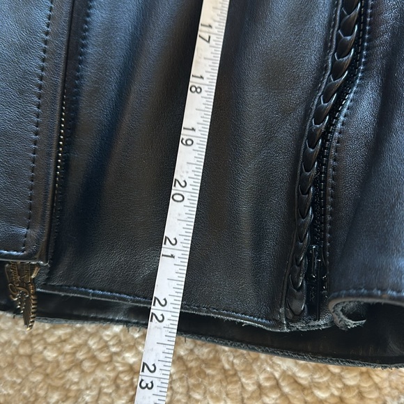 Harley Davidson Willie G leather jacket with fringe, size 34W - Picture 10 of 11